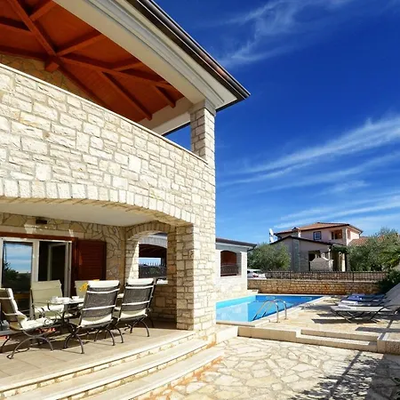 Bianca With Pool In Istria,tar *